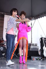 组图：丁当签唱会目睹男男热吻 称很想谈恋爱