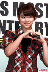 组图：AKB48台湾握手会卖萌 大赞美食成吃货