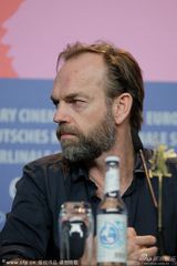 组图：《变向》记者会 雨果维文表情严肃