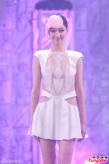 高清组图：亚姐竞赛泳装透视装比拼 堪比洗剪吹