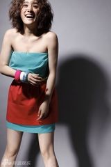 组图：刘芸新写真秀甜美短发 秀辣妈新风范