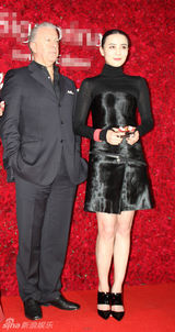 组图：小宋佳助阵品牌活动 分享魅力女性心得