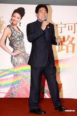 组图：宁可发专辑满文军助阵 与朱时茂对唱情歌