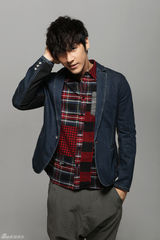 组图：张伦硕帅气写真尽展时尚魅力