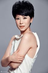 幻灯图：海清拍摄公益写真 裸妆出镜清新自然