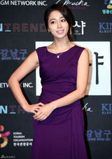 组图：宋允儿李敏贞参加珠宝奖 郑允浩2PM型男本色