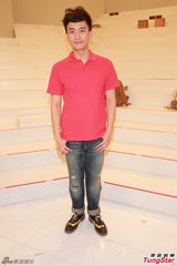 组图：TVB300艺人大合影 黄宗泽胡杏儿零交流