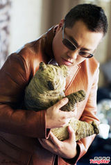 组图：黄晓明周迅阿信曝趣味写真 为大熊猫筹款