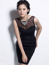 幻灯图：王媛可首推黑色写真 诠释性感冷艳双重诱惑 