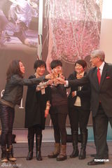 组图：林忆莲办个唱记者会 赞王菀之不认识林峰