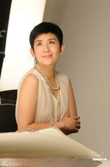 组图：吴君如为化妆名品优雅代言 畅谈保养秘籍