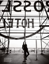 组图：薇诺娜赖德春日大片 黄金熟女风姿绰约