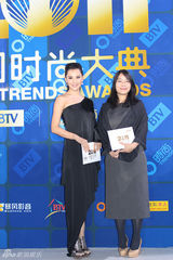 组图：莫小棋时尚大典诠释穿越美婉约大气