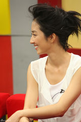 高清图：刘若英桂纶镁Angelababy聊《全球热恋》