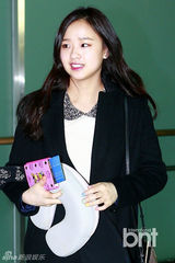 组图：艺体妖精孙妍在赴俄训练露甜美笑容