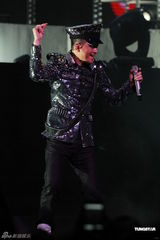 组图：黄耀明否认有意从政 再呼吁莫歧视同性恋