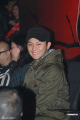 高清图：郑伊健个唱感谢蒙嘉慧 四度返场唱到哭