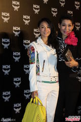 组图：张柏芝陈冠希同现上海 疑为避嫌拒采访