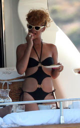 幻灯图集：蕾哈娜和新男友南加州惬意度假