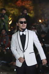 独家高清：群星闪耀大钟奖红毯 俊男靓女秒菲林