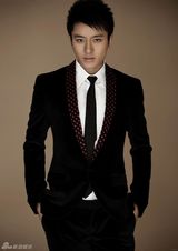 组图：贾乃亮秋冬大片 演绎法兰绒绅士