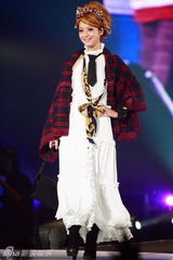 组图：东京时尚秀众星云集 徐若瑄可爱泽尻性感