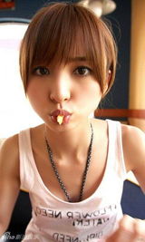 组图：筱田麻里子各式比基尼上阵 大秀蛮腰美腿