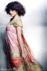 组图：李欣汝梦幻亮丽写真 风格独具飘逸灵动