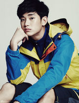 高清组图：金秀炫拍户外服写真 灿烂笑容阳光可人