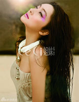 高清组图：韩星徐孝琳巴厘岛拍写真 演绎风中的色彩