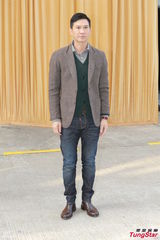 组图：方逸华跪拜邵逸夫 刘德华张学友致祭