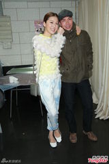 组图：《女警爱作战》开播 谢天华周丽淇造势