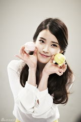 高清组图：韩星IU拍广告写真清纯面貌展无暇肌肤