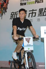 张智霖袁咏仪罕见夫妻档现身 为孩子拒同场(图)