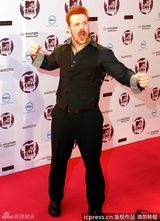 组图：2011MTV欧洲音乐奖红毯 比伯与女友各自亮相