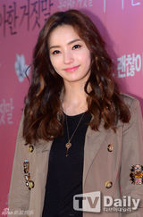 组图：张根硕李玹雨等为《优雅的谎言》站台