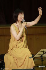 组图：藤田惠美关爱日本灾民 赞香港学生勇于表达