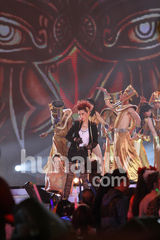 组图：江映蓉李斯丹妮同台合唱劲歌热舞掀高潮