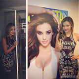 组图：米兰达带儿子海滩度假 晒比基尼照秀胴体