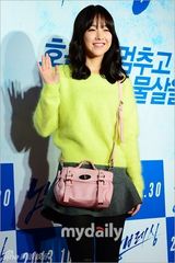 组图：李宝英郑柔美等助阵李钟硕新片VIP试映