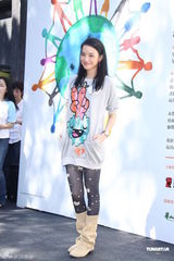 组图：舒淇不回应感情事 当妈五分钟直喊累