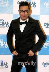 幻灯图集：09SBS演艺大奖颁奖礼 众星熠熠气氛热闹