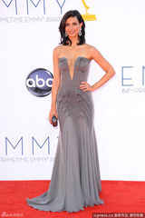 高清图：第64届艾美奖红毯众女星争奇斗艳