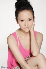 组图：刘娜萍粉嫩春装演绎俏皮可爱