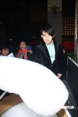 幻灯图集：林宥嘉年底忙不停 联手飞轮海宣告跨年 