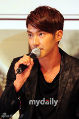 组图：Superjunior出席新专辑发布会