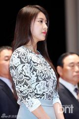 组图：河智苑孔侑出席纳税活动 获总统表彰