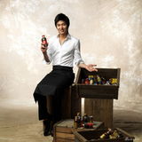 高清组图：花美男李民浩拍写真 翠绿清新笑容阳光