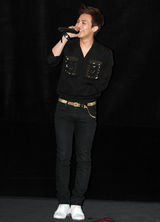 高清图：G-dragon单独演唱会电影版首映会