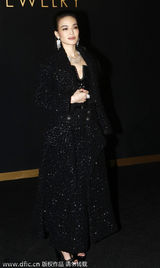 组图：舒淇贵妇裙装闪亮抢镜 一身珠宝雍容华贵